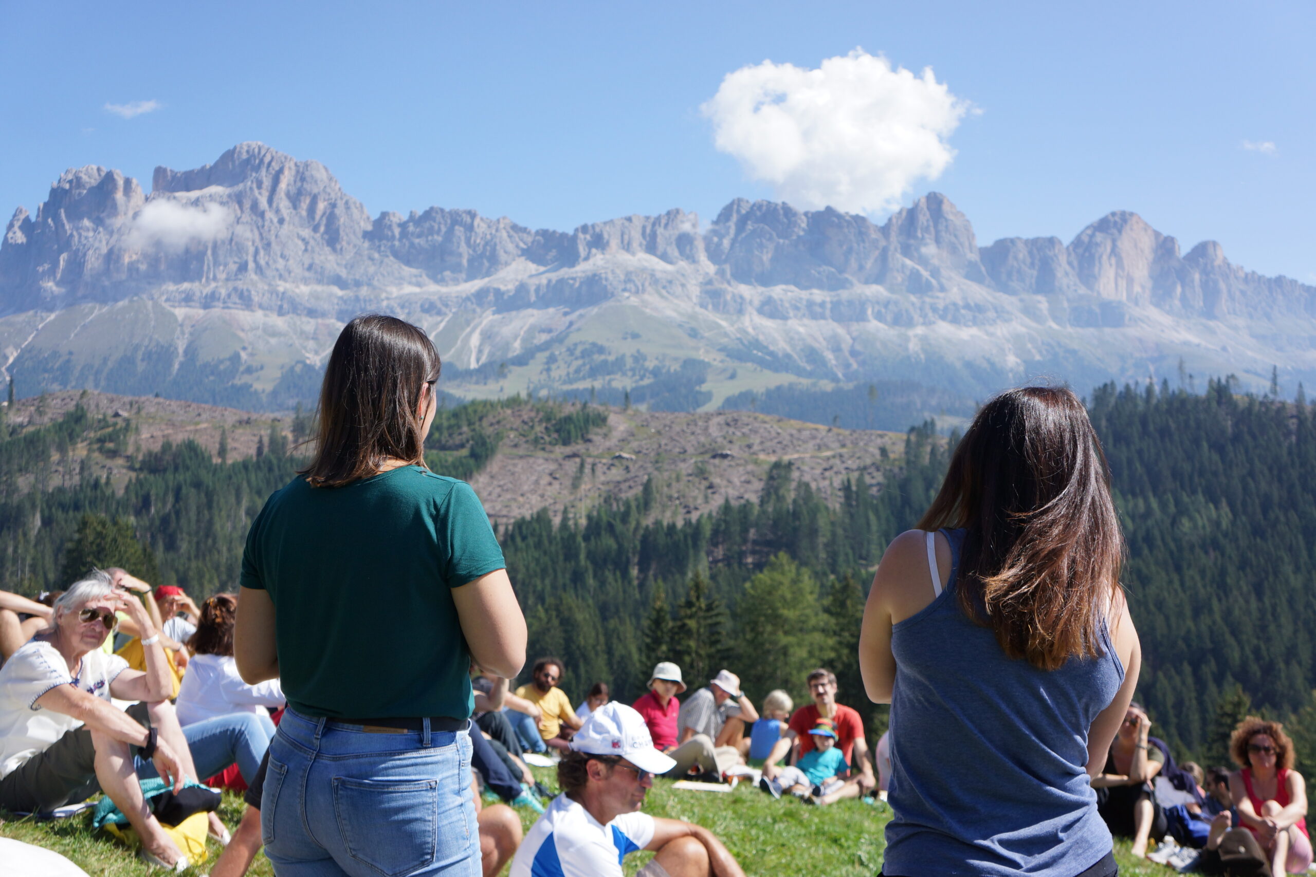 FLORAE – Alpine Meadow Tasting with COOKING SECTIONS, BAU Residency 2019, curated by BAU. Photo: Daniel Mazza